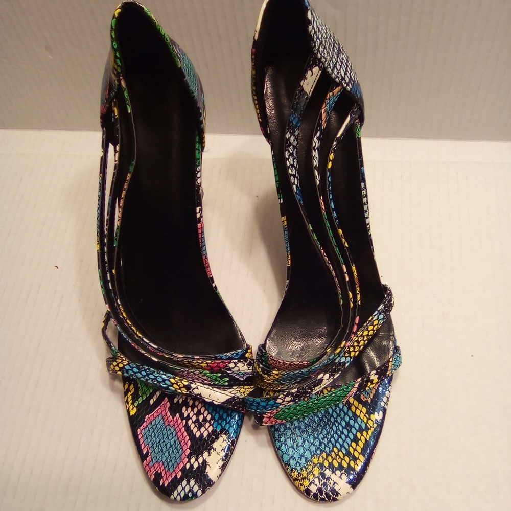 Bold Blue and Yellow High Heels NEW NOT TAG UNBRANDED 5 INCHES HEELS - Picture 4 of 10